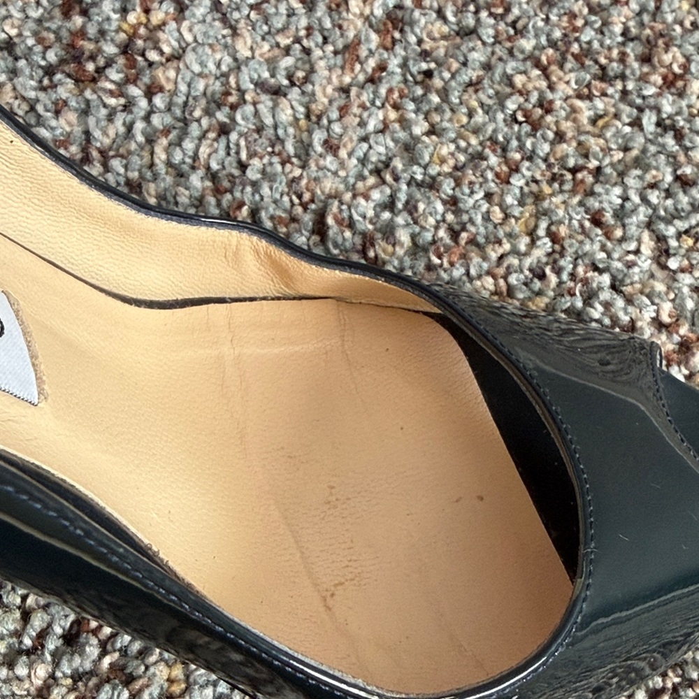 Jimmy Choo Navy Patent Leather peep toe pump - Picture 13 of 13